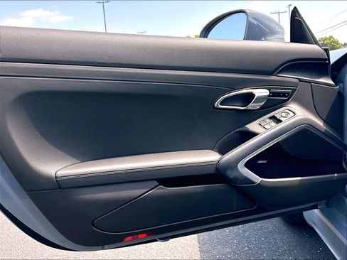 Used 2024 Porsche 718 Boxster RWD image 26