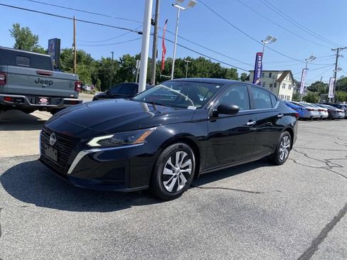 Used 2024 Nissan Altima 2.5 S FWD image 1