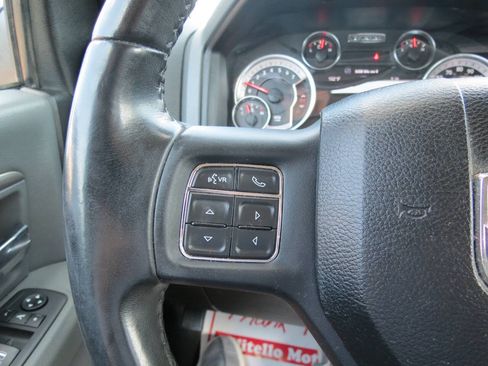 Used 2019 RAM 1500 Classic SLT w/ Luxury Group AWD/4WD image 17