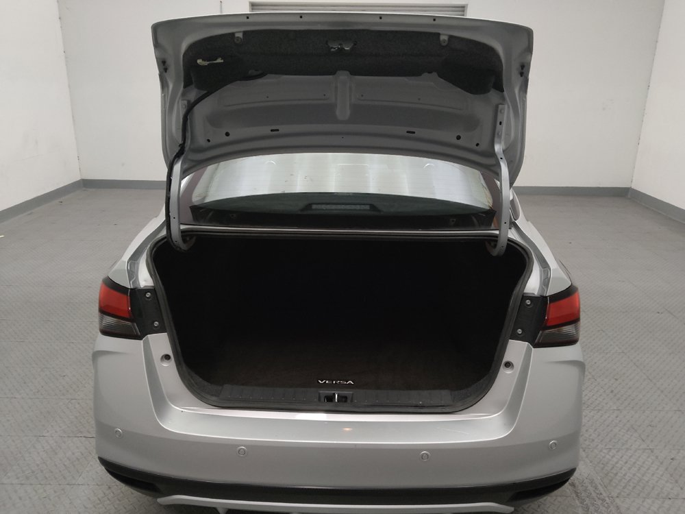 Used 2025 Nissan Versa SV FWD image 29