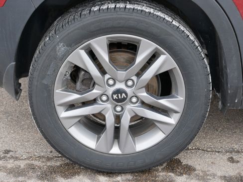 Certified 2021 Kia Seltos S image 5