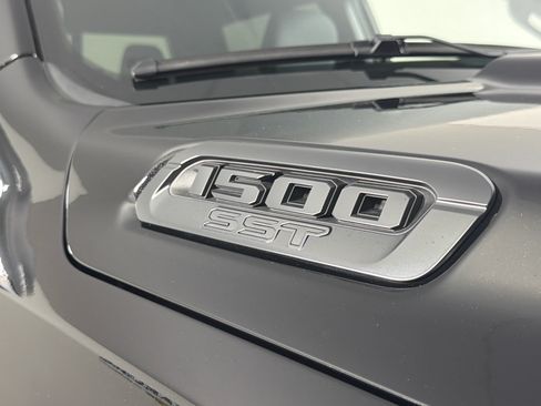 Used 2025 RAM 1500 Big Horn RWD image 40