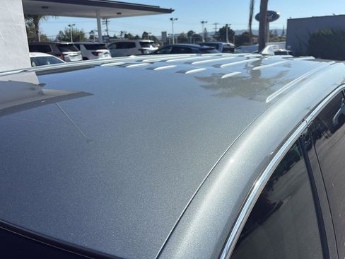 Used 2023 GMC Acadia SLE image 10