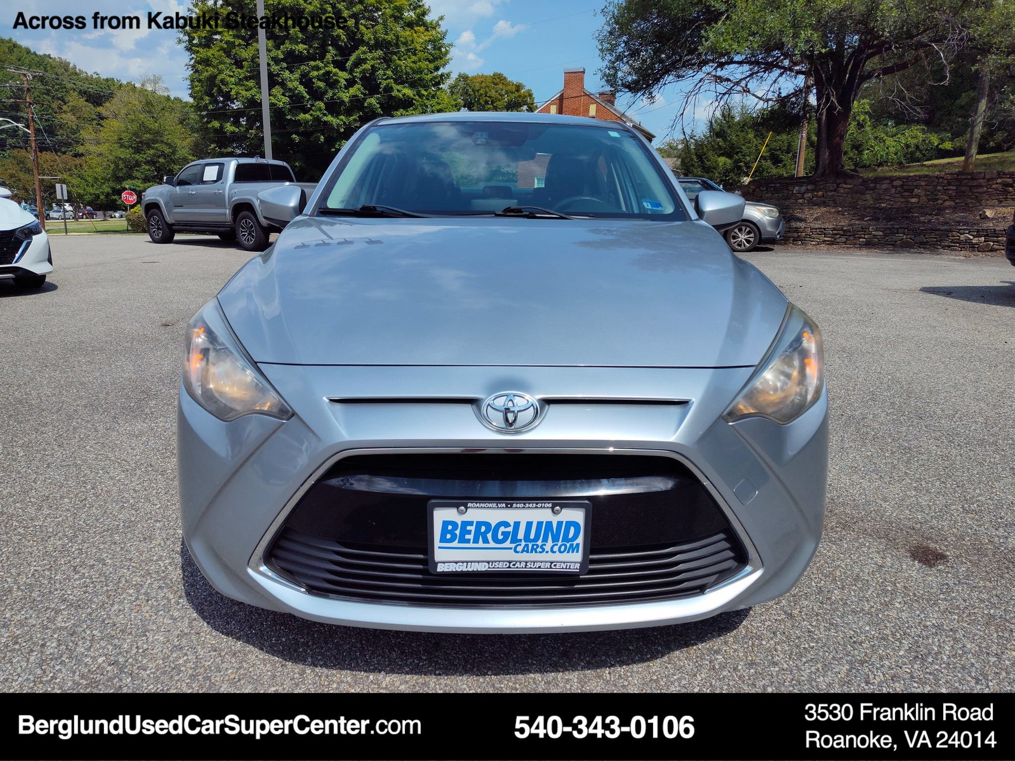 Used 2017 Toyota Yaris iA FWD image 9
