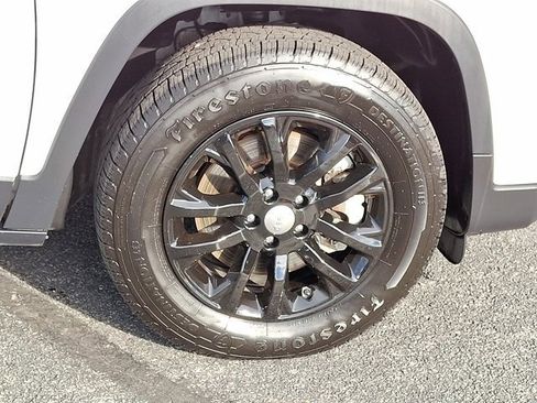 Certified 2022 Jeep Compass Limited w/ Elite Group image 9