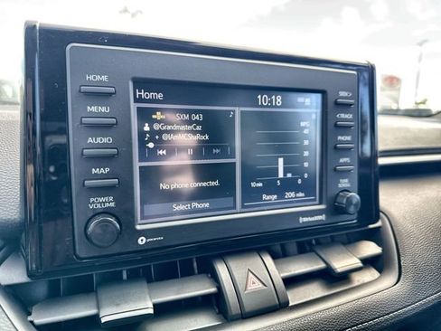 Used 2022 Toyota RAV4 XLE image 25