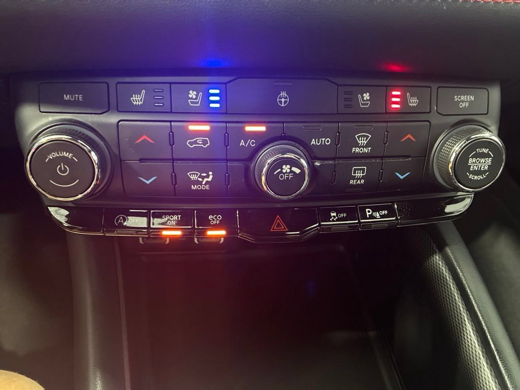 Used 2024 Dodge Durango GT AWD/4WD image 26