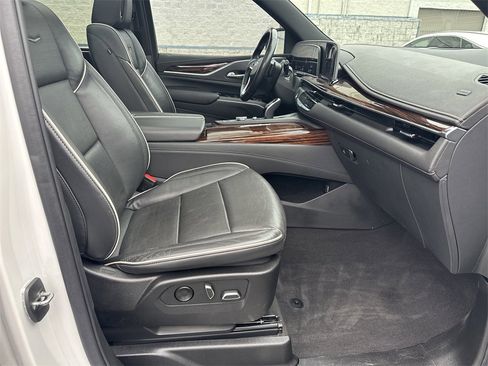 Used 2022 Cadillac Escalade ESV Premium Luxury w/ Performance Package image 14