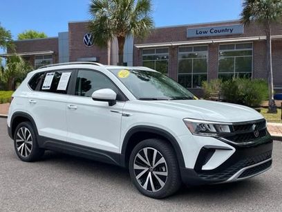 Certified 2023 Volkswagen Taos SE w/ Panoramic Sunroof Package
