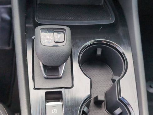 Used 2024 Nissan Rogue S AWD/4WD image 26