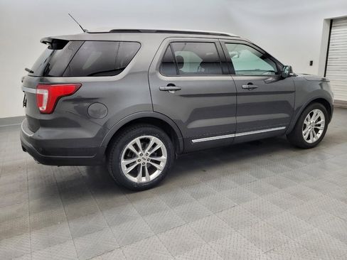 Used 2018 Ford Explorer XLT w/ Equipment Group 202A FWD image 10