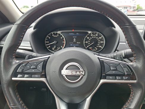Used 2024 Nissan Altima 2.5 SR FWD image 18