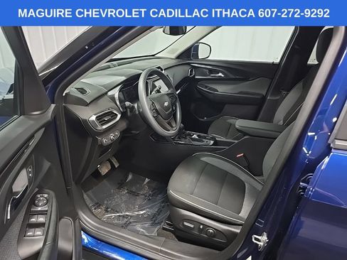 Used 2023 Chevrolet TrailBlazer LT AWD/4WD image 28