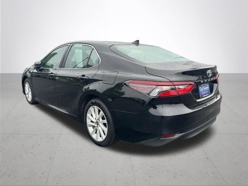 Used 2024 Toyota Camry LE FWD image 9
