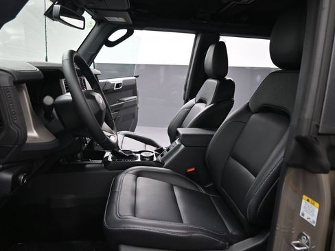 New 2026 Ford Bronco Outer Banks AWD/4WD image 9