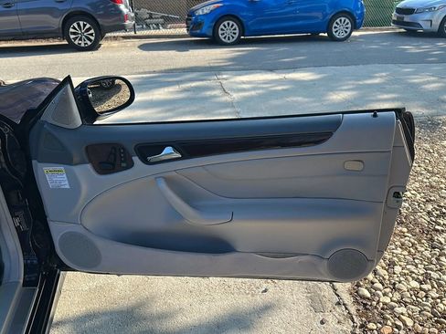 Used 2001 Mercedes-Benz CLK 320 Cabriolet w/ K2 Opt Pkg image 22