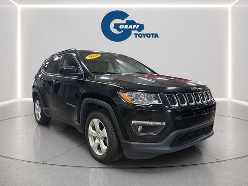 Used 2018 Jeep Compass Latitude FWD image 3