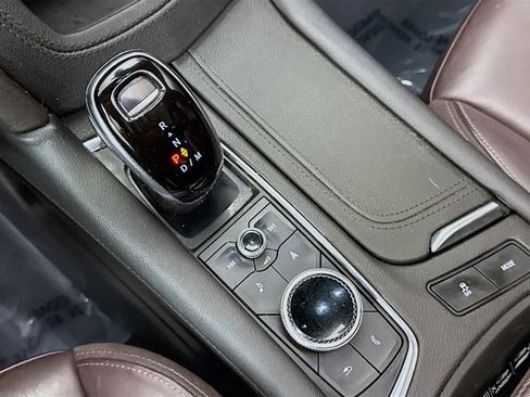 Used 2022 Cadillac XT6 Premium Luxury w/ Technology Package image 18