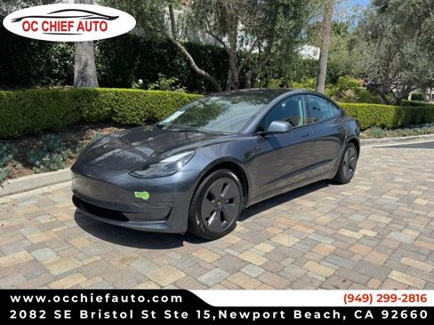 Used 2023 Tesla Model 3 Standard Range image 1
