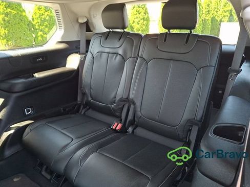 Used 2024 Jeep Grand Cherokee L Limited w/ Luxury Tech Group II AWD/4WD image 11