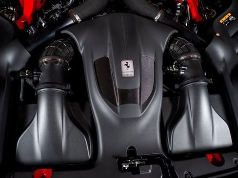 Used 2019 Ferrari Portofino image 14