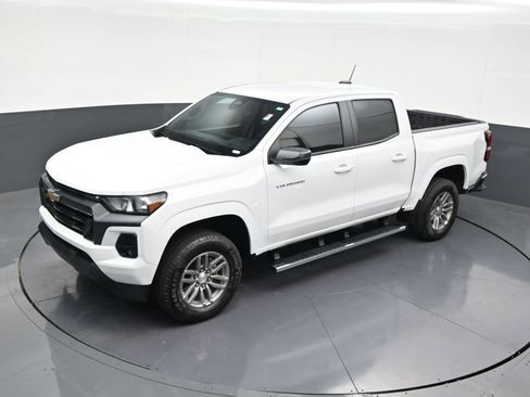 Used 2024 Chevrolet Colorado LT w/ LT Convenience Package image 18