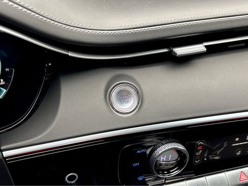 Used 2025 Genesis GV70 3.5T Sport w/ Sport Prestige Package image 7