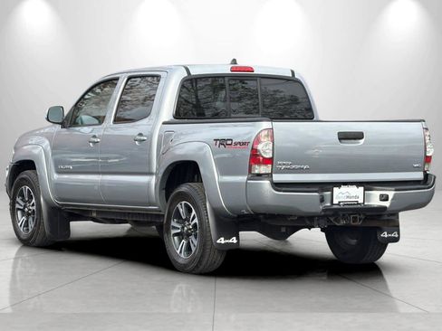 Used 2015 Toyota Tacoma 4x4 Double Cab w/ TRD Sport Package image 6