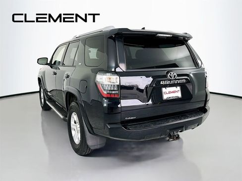Used 2017 Toyota 4Runner SR5 image 8