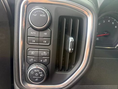 Used 2020 Chevrolet Silverado 1500 LT Trail Boss AWD/4WD image 18