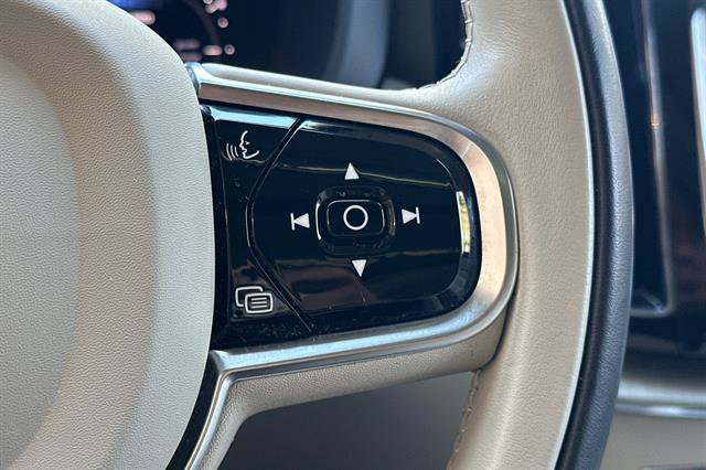Certified 2024 Volvo XC60 T8 Plus AWD/4WD image 27