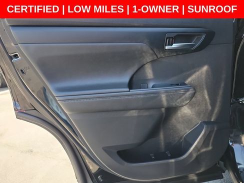 Used 2024 Toyota Highlander XLE FWD image 19
