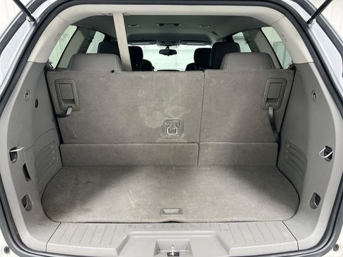 Used 2016 Chevrolet Traverse LT w/ Style and Technology Package FWD image 24