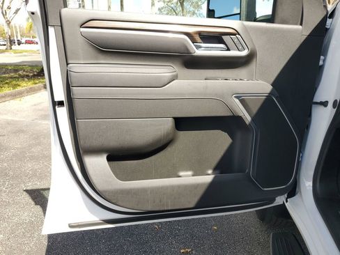 Used 2025 Chevrolet Silverado 2500 LT w/ Convenience Package image 14