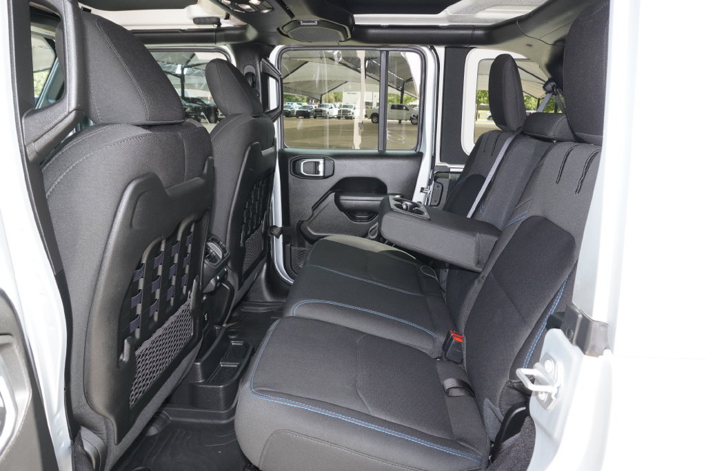 Used 2023 Jeep Wrangler Unlimited Rubicon 4xe AWD/4WD image 25