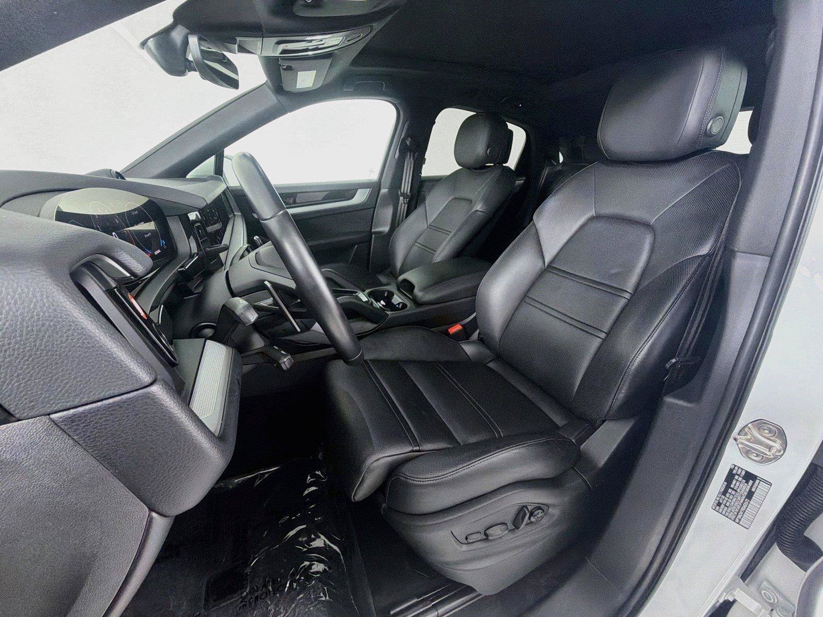 Certified 2024 Porsche Cayenne Coupe AWD/4WD image 5
