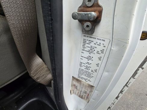 Used 2015 Chevrolet Express 3500 image 18