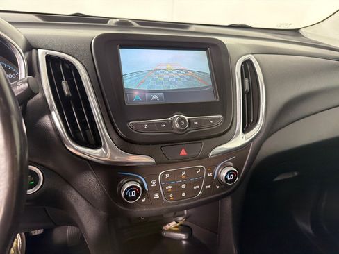 Used 2018 Chevrolet Equinox LT FWD image 13