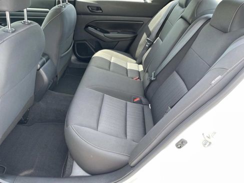 Used 2023 Nissan Altima 2.5 SV FWD image 12