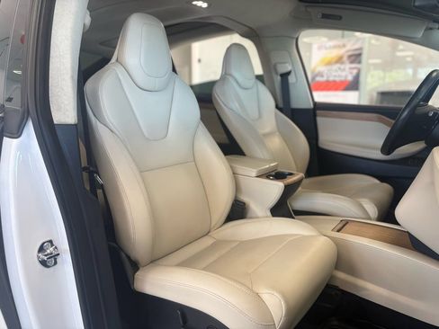 Used 2019 Tesla Model X AWD/4WD image 26