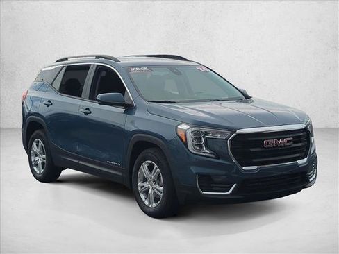 Certified 2024 GMC Terrain SLE w/ Driver Convenience Package FWD image 3