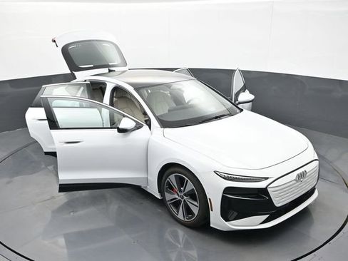 Used 2025 Audi A6 e-tron Prestige image 33