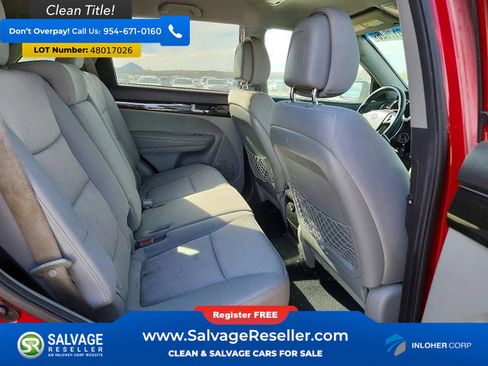 Used 2011 Kia Sorento LX w/ Convenience Pkg image 13