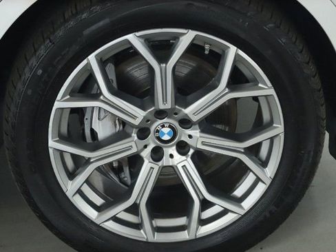 Certified 2024 BMW X7 xDrive40i w/ Executive Package AWD/4WD image 11