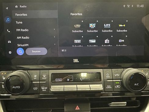 Used 2025 Toyota Grand Highlander AWD image 27