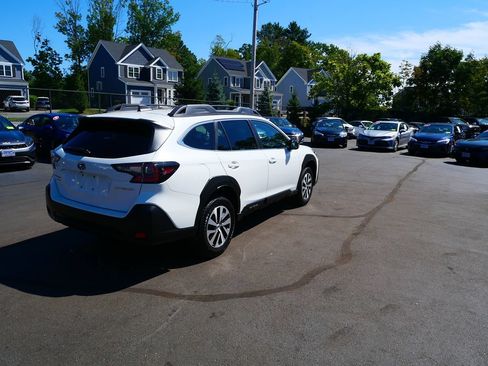Used 2023 Subaru Outback Premium AWD/4WD image 6