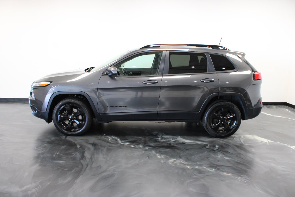 Used 2017 Jeep Cherokee Limited FWD image 20