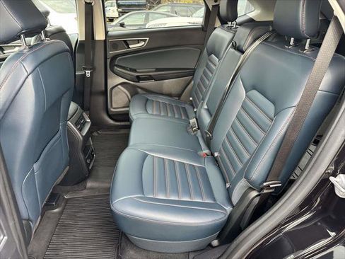 Used 2022 Ford Edge SEL w/ Sport Appearance Package image 17