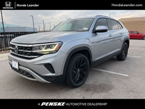 Used 2022 Volkswagen Atlas Cross Sport SE image 1