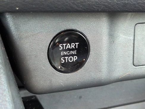 Used 2026 Nissan Rogue SV FWD image 25